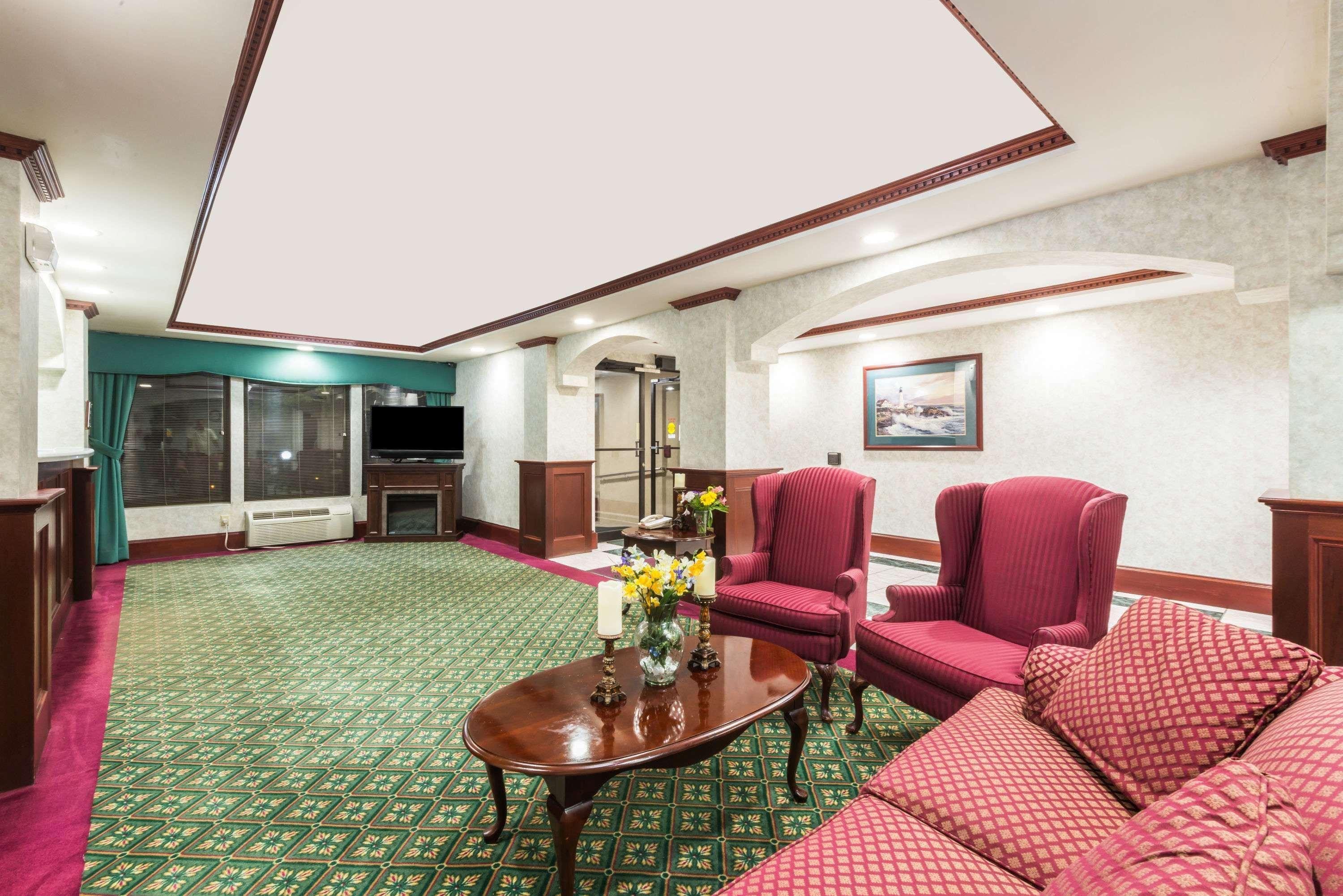 Super 8 By Wyndham West Greenwich/Providence Ngoại thất bức ảnh