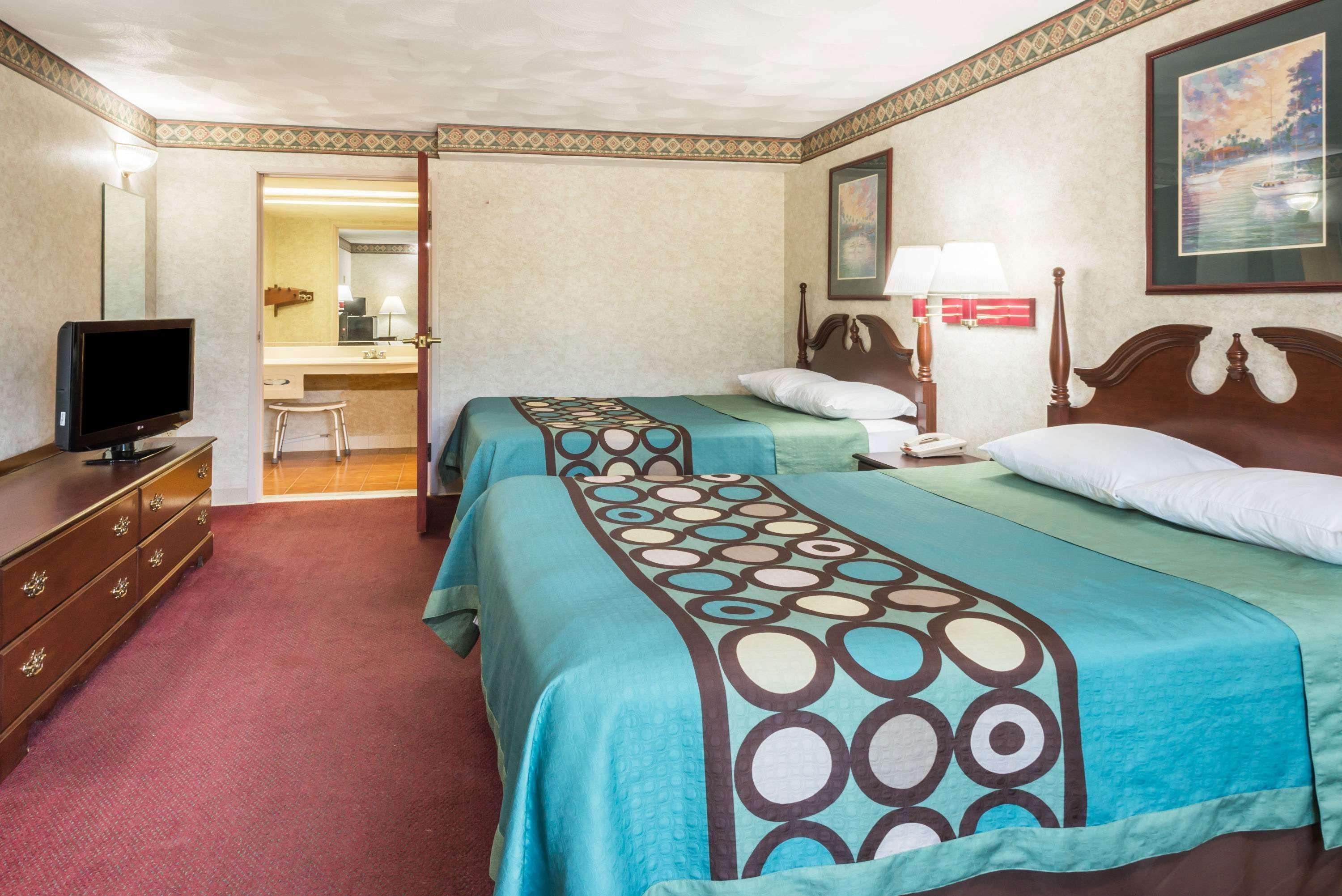 Super 8 By Wyndham West Greenwich/Providence Ngoại thất bức ảnh