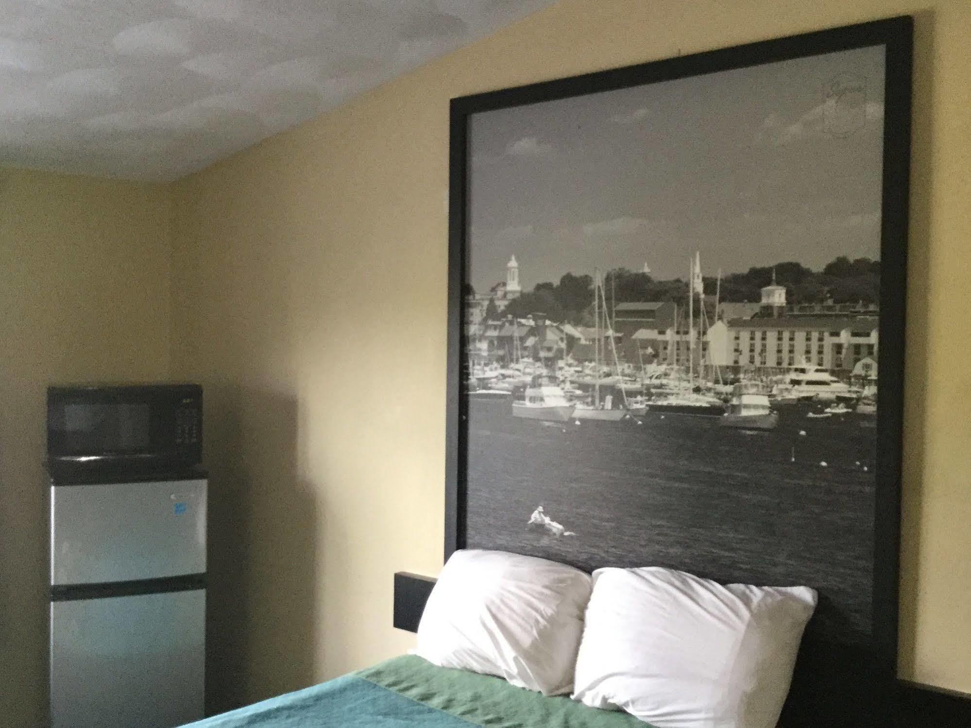 Super 8 By Wyndham West Greenwich/Providence Ngoại thất bức ảnh