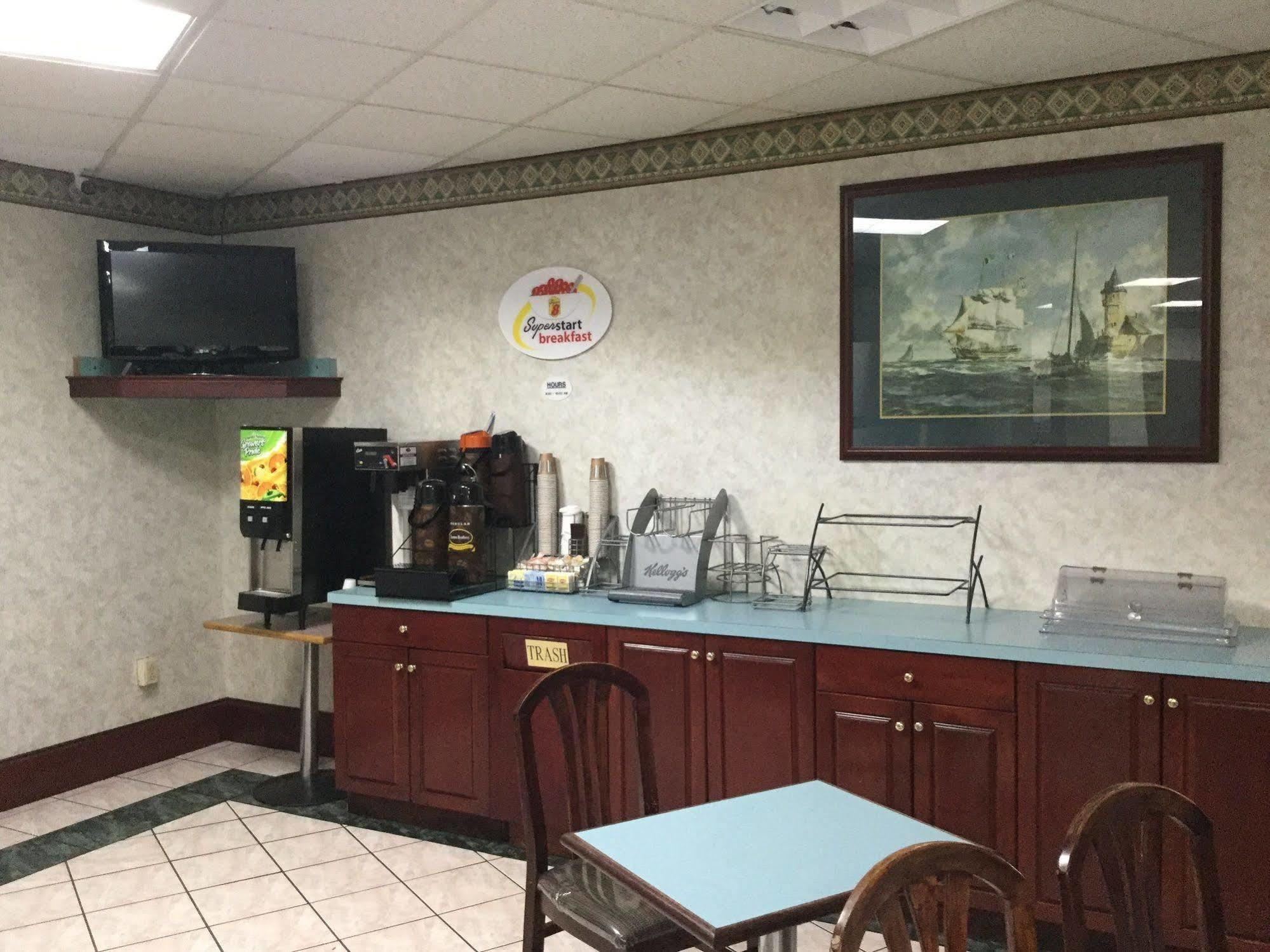 Super 8 By Wyndham West Greenwich/Providence Ngoại thất bức ảnh